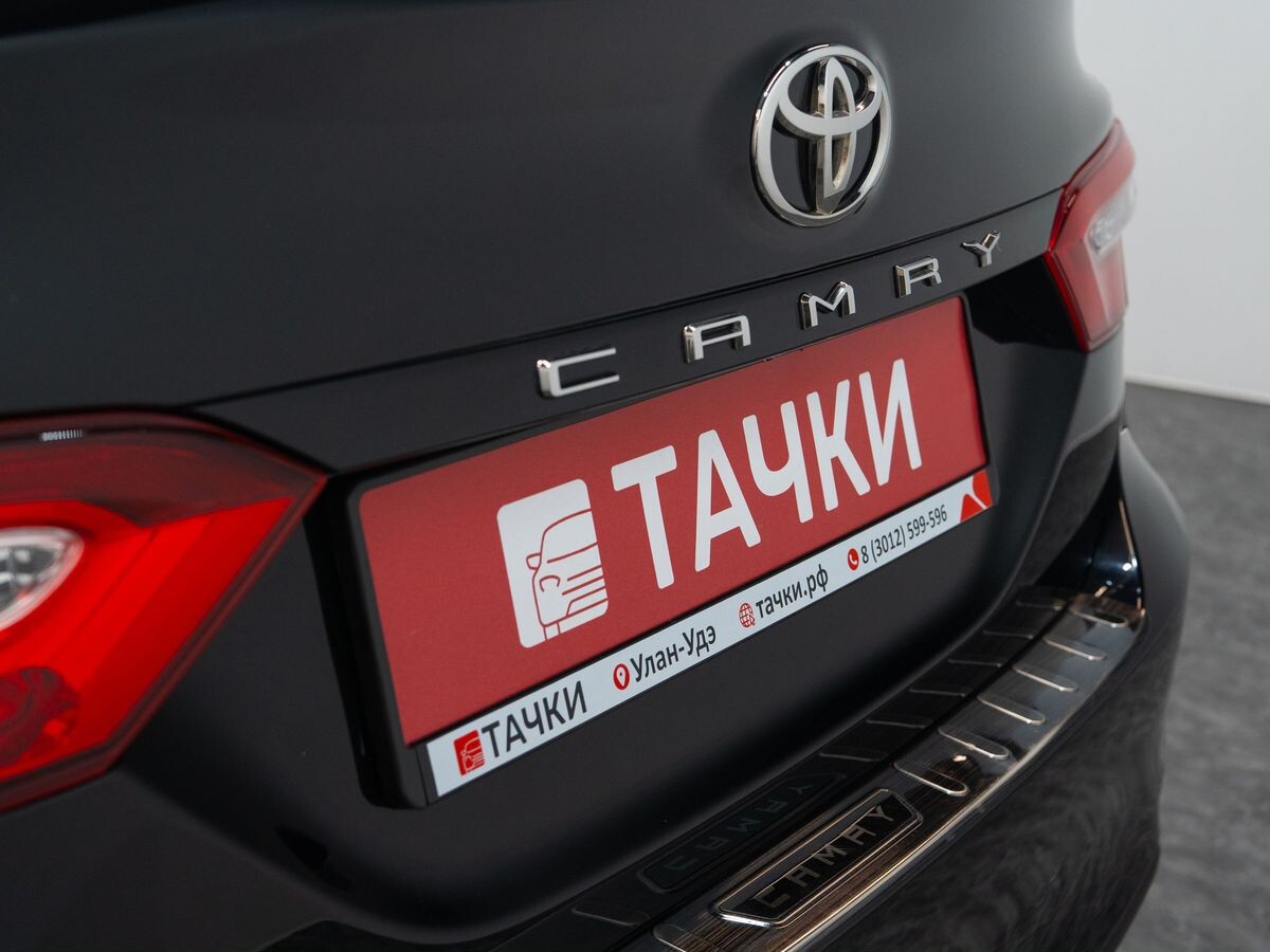 Toyota Camry 2019 - фото автомобиля