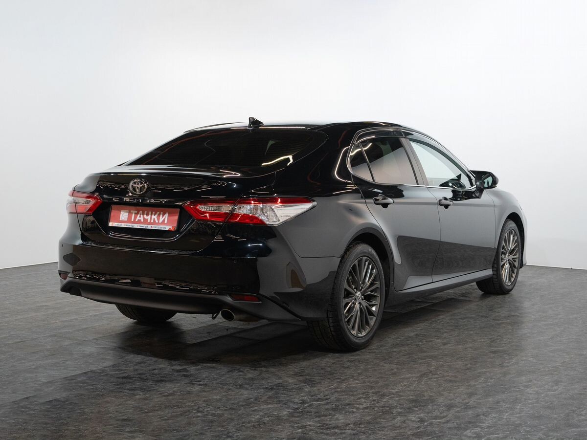 Toyota Camry 2019 - фото автомобиля