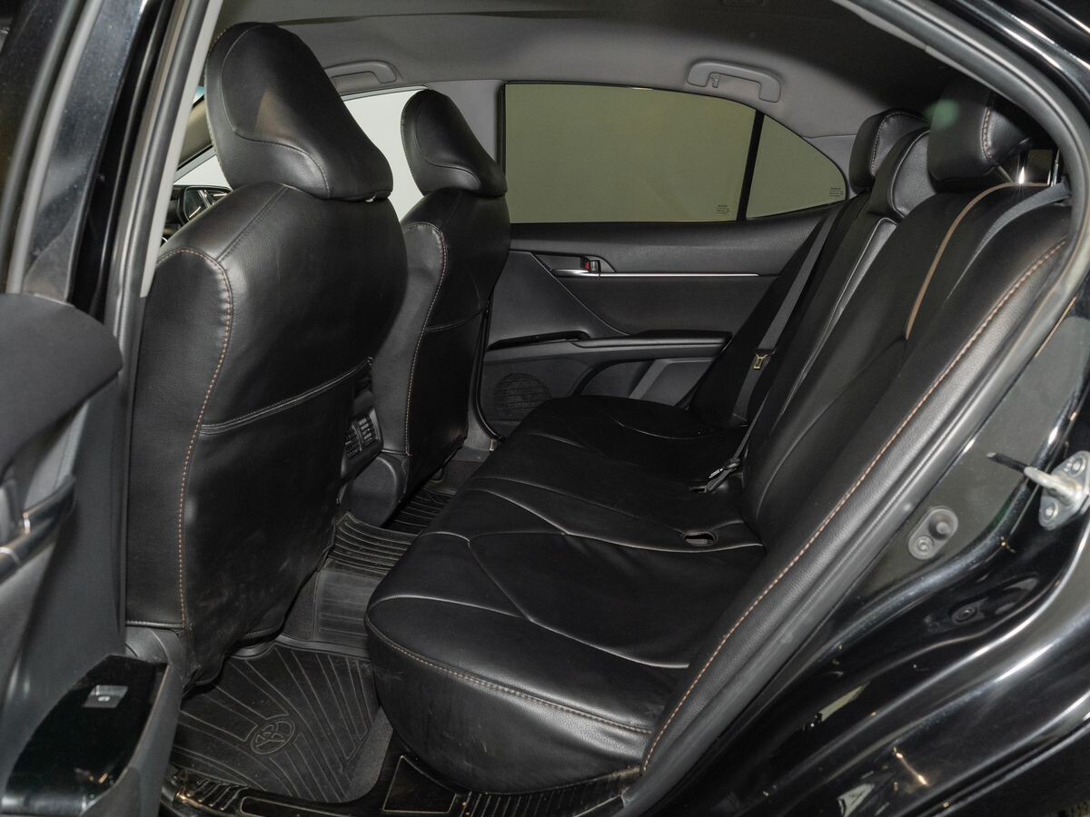 Toyota Camry 2019 - фото автомобиля