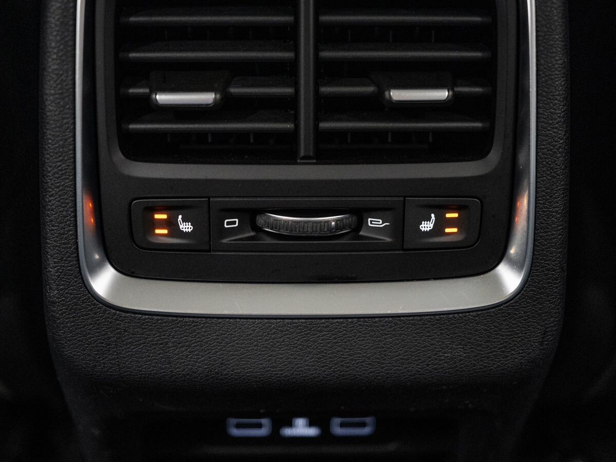 Geely Atlas Pro 2022 - фото автомобиля