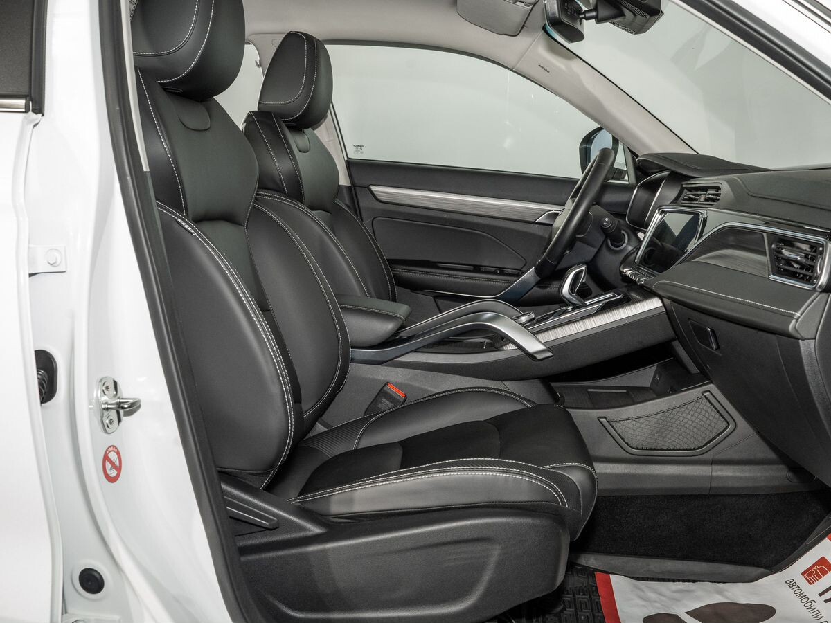 Geely Atlas Pro 2022 - фото автомобиля