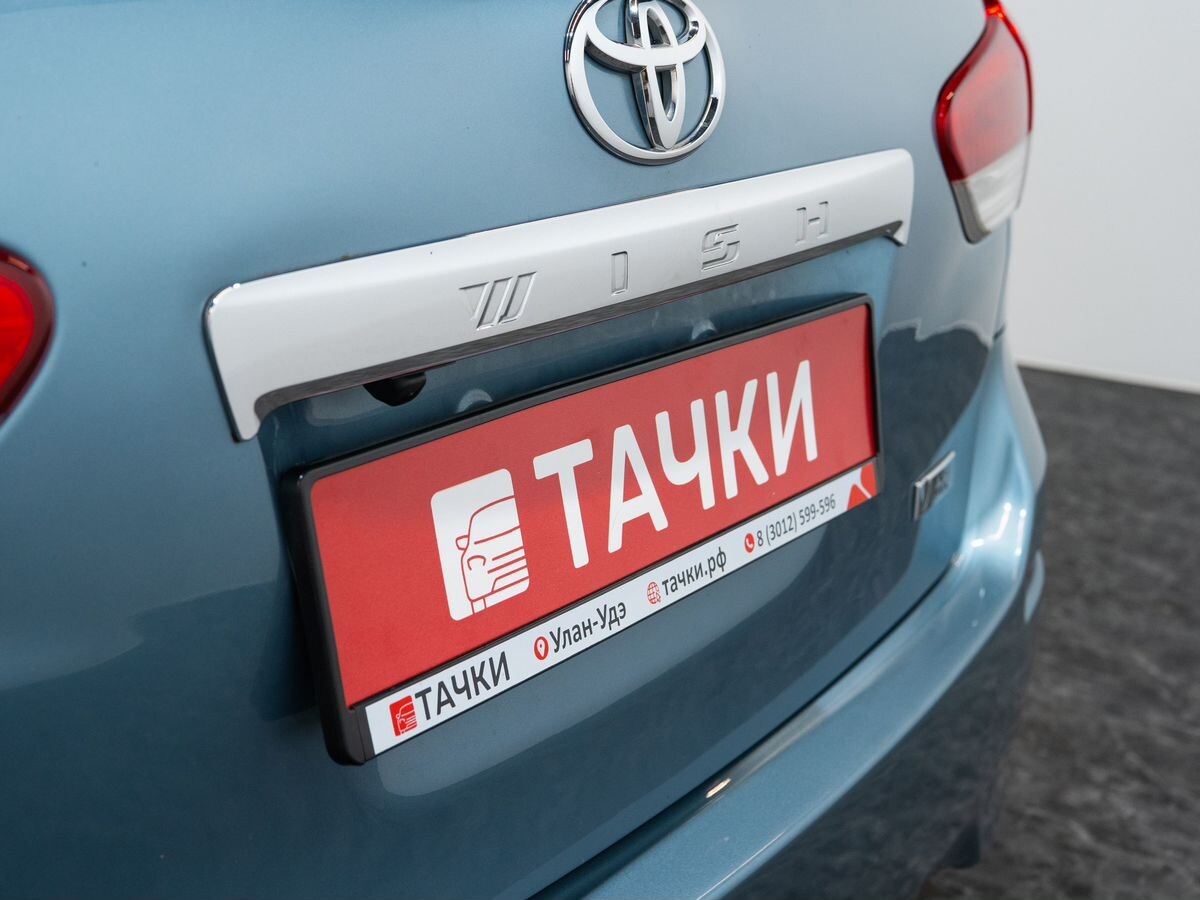 Toyota Wish 2011 - фото автомобиля