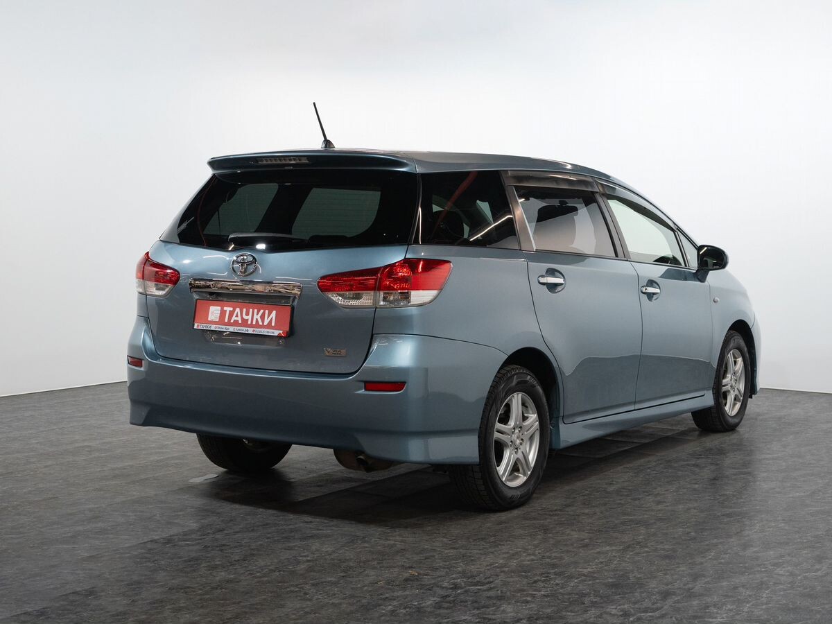 Toyota Wish 2011 - фото автомобиля