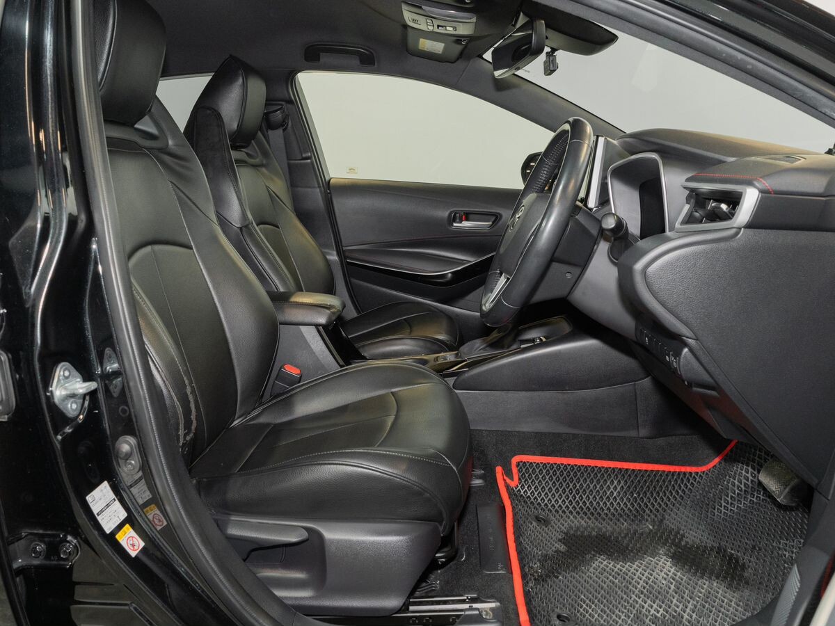 Toyota Corolla 2018 - фото автомобиля