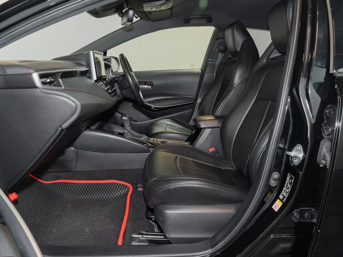 Toyota Corolla 2018 - фото автомобиля