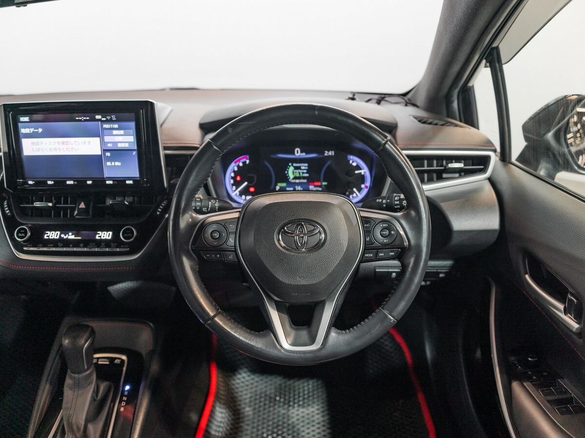 Toyota Corolla 2018 - фото автомобиля