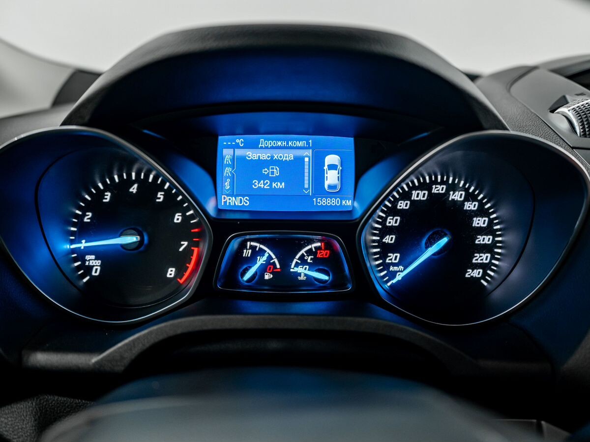 Ford Kuga 2015 - фото автомобиля