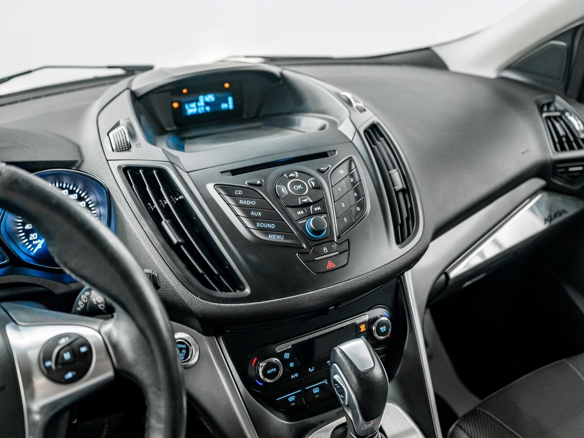 Ford Kuga 2015 - фото автомобиля