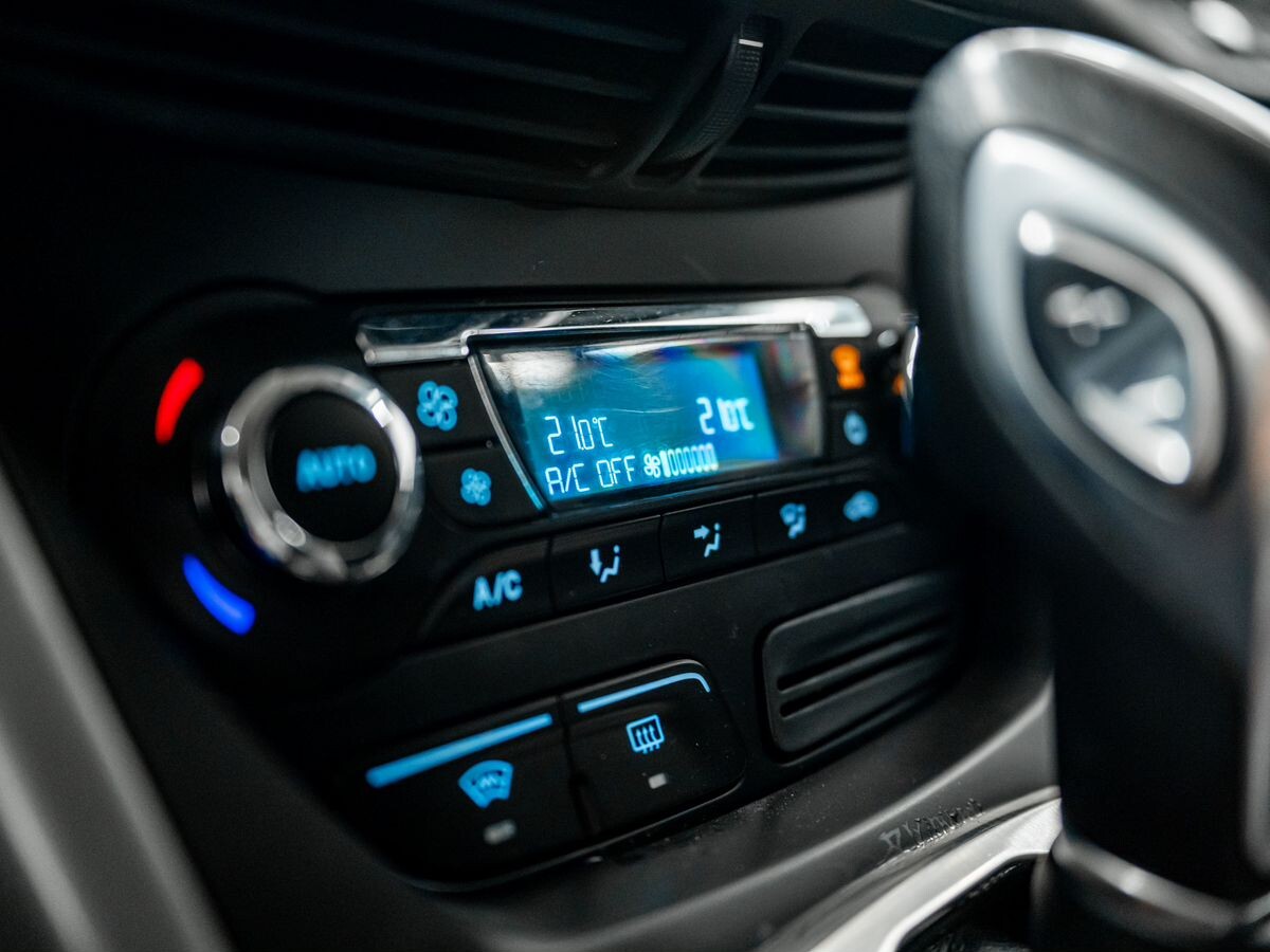 Ford Kuga 2015 - фото автомобиля