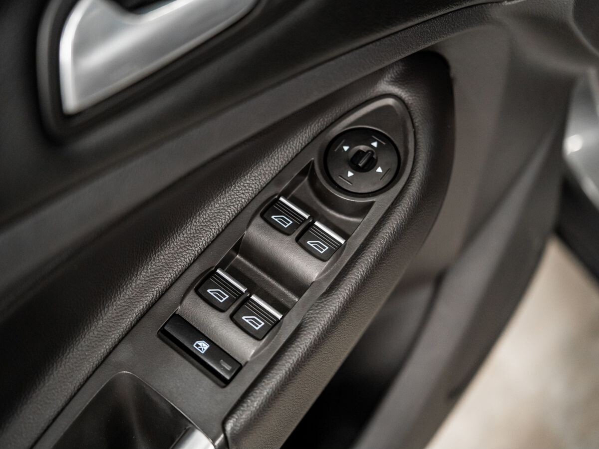 Ford Kuga 2015 - фото автомобиля