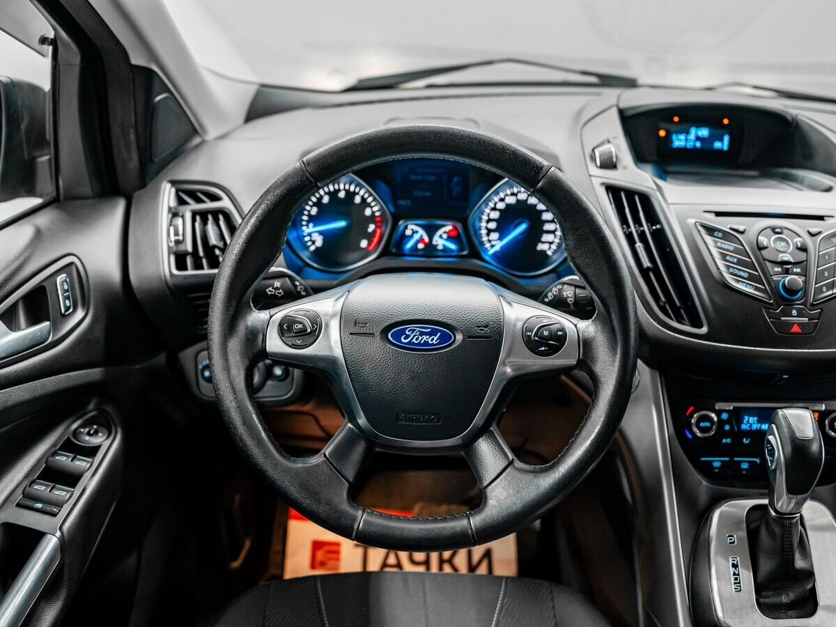 Ford Kuga 2015 - фото автомобиля