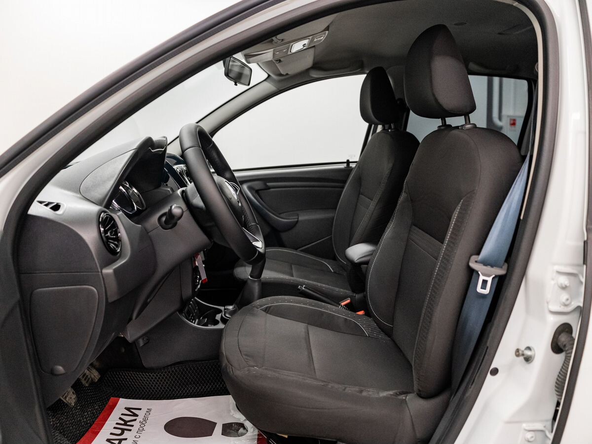 Renault Duster 2020 - фото автомобиля