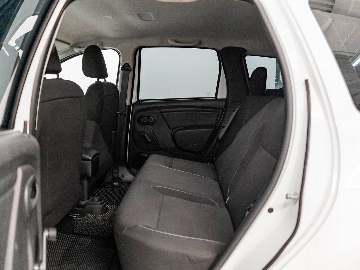 Renault Duster 2020 - фото автомобиля