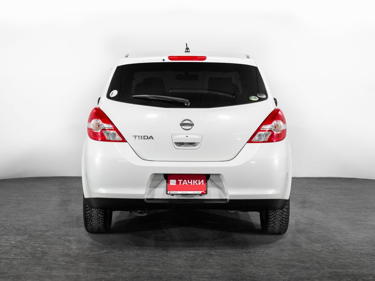 Nissan Tiida 2011 - фото автомобиля