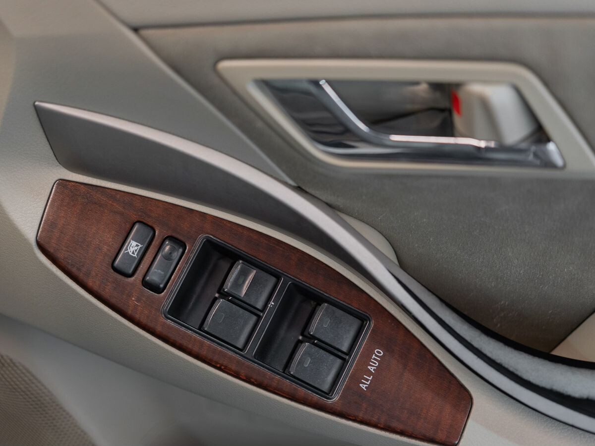 Toyota Premio 2010 - фото автомобиля