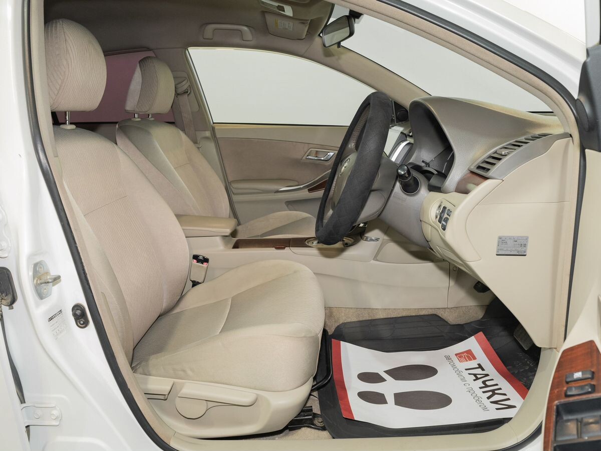 Toyota Premio 2010 - фото автомобиля