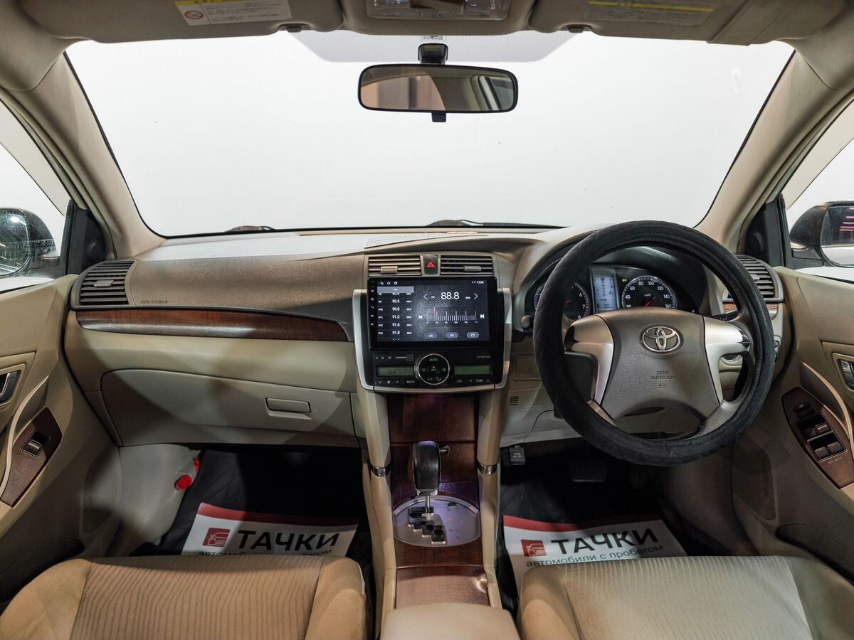 Toyota Premio 2010 - фото автомобиля