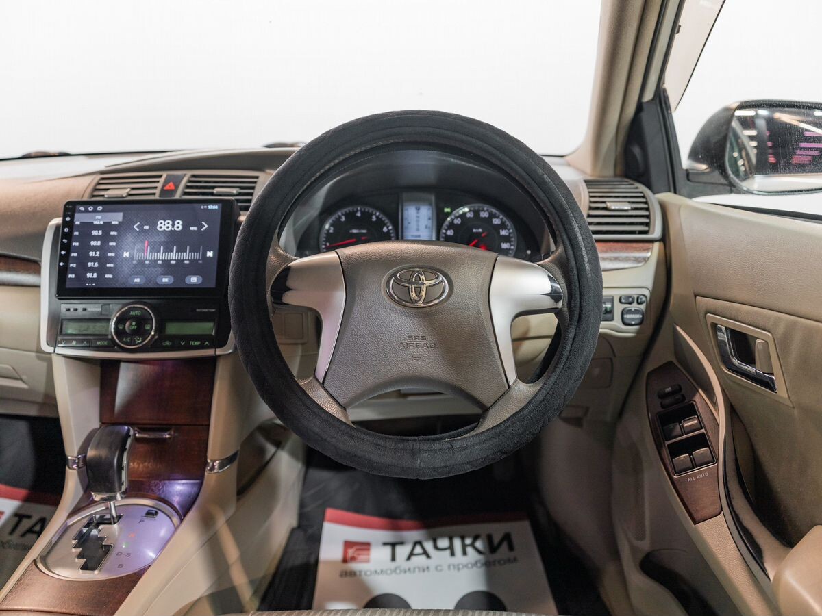 Toyota Premio 2010 - фото автомобиля