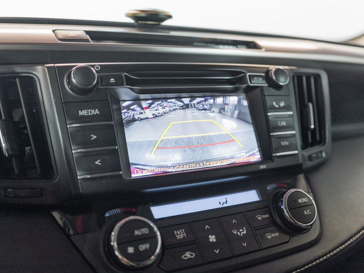 Toyota RAV4 2016 - фото автомобиля