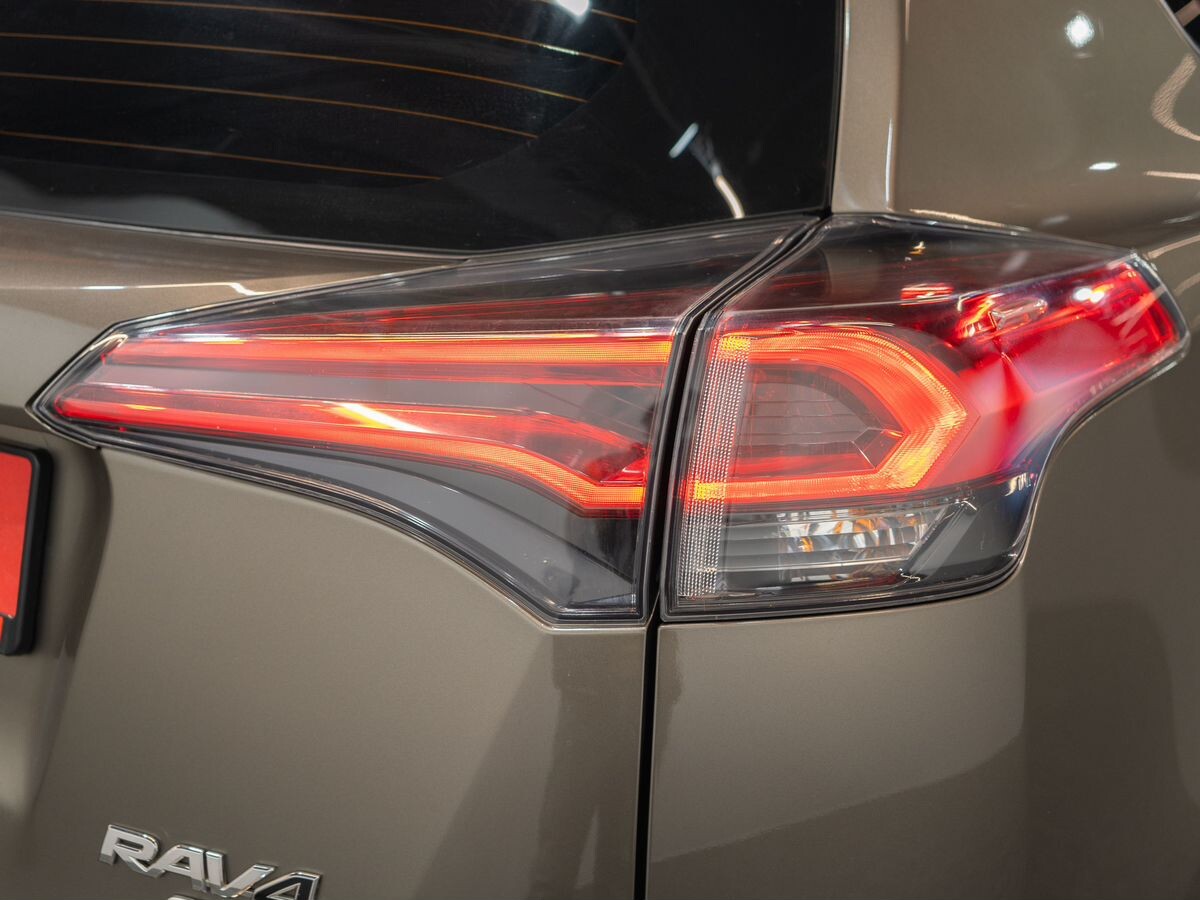 Toyota RAV4 2016 - фото автомобиля