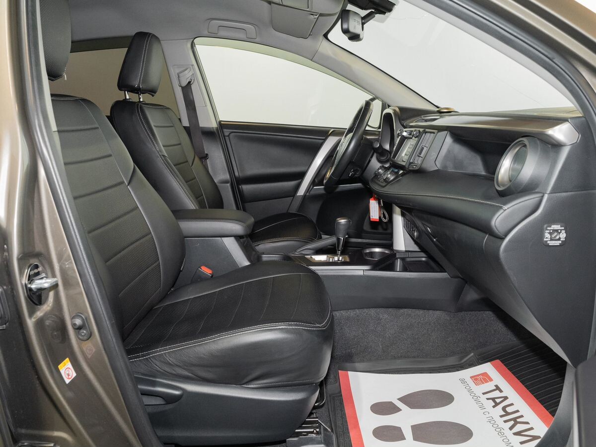 Toyota RAV4 2016 - фото автомобиля