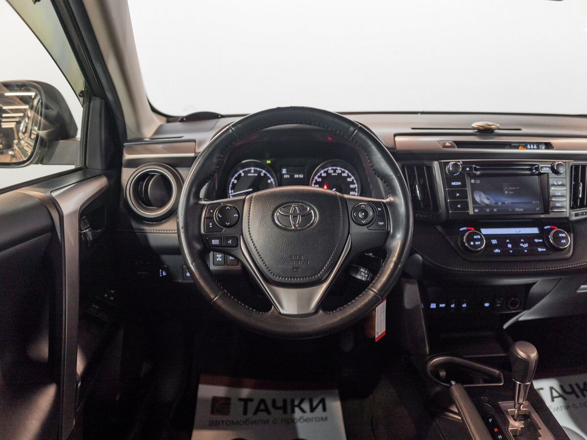 Toyota RAV4 2016 - фото автомобиля