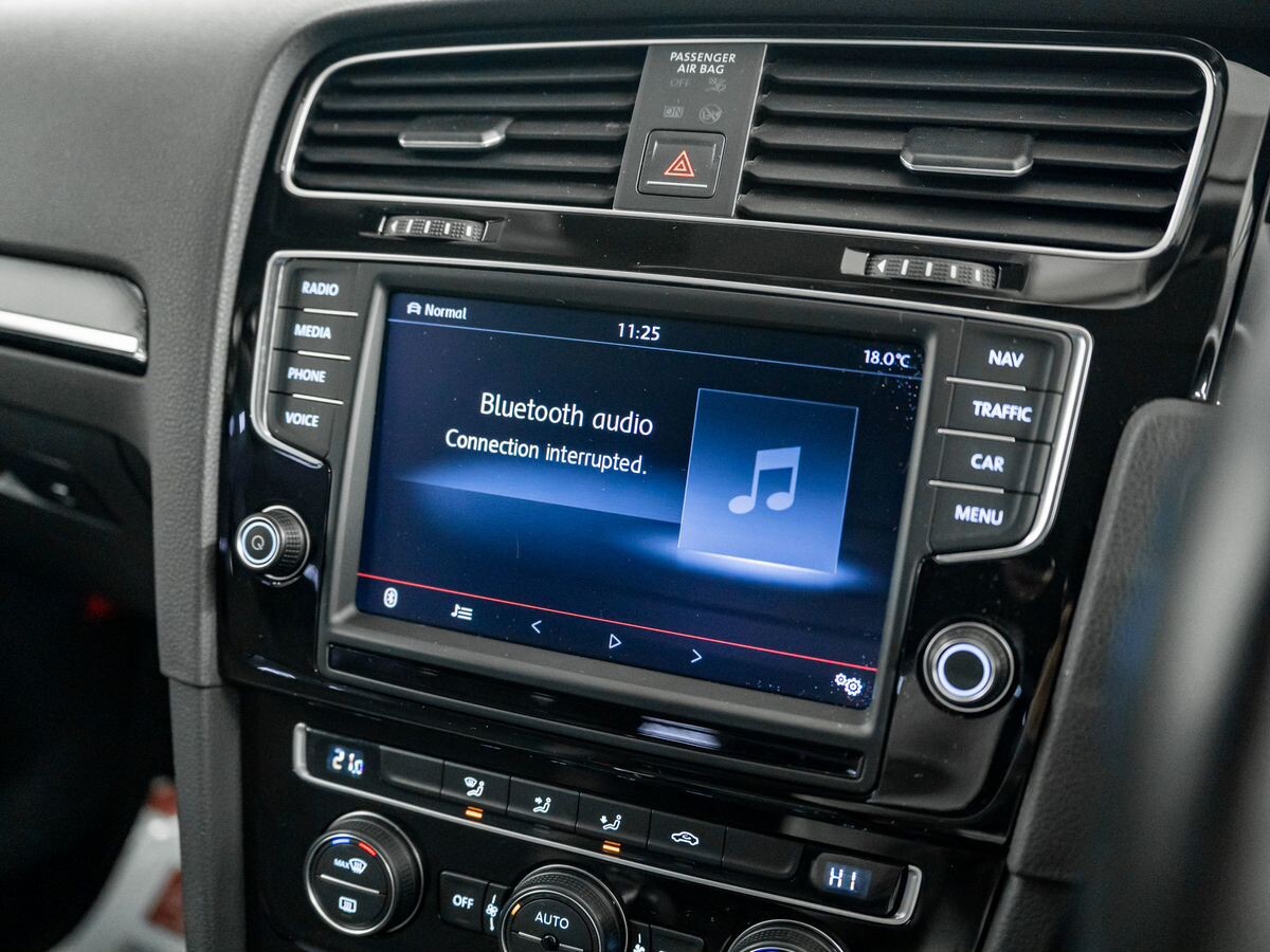 Volkswagen Golf 2013 - фото автомобиля