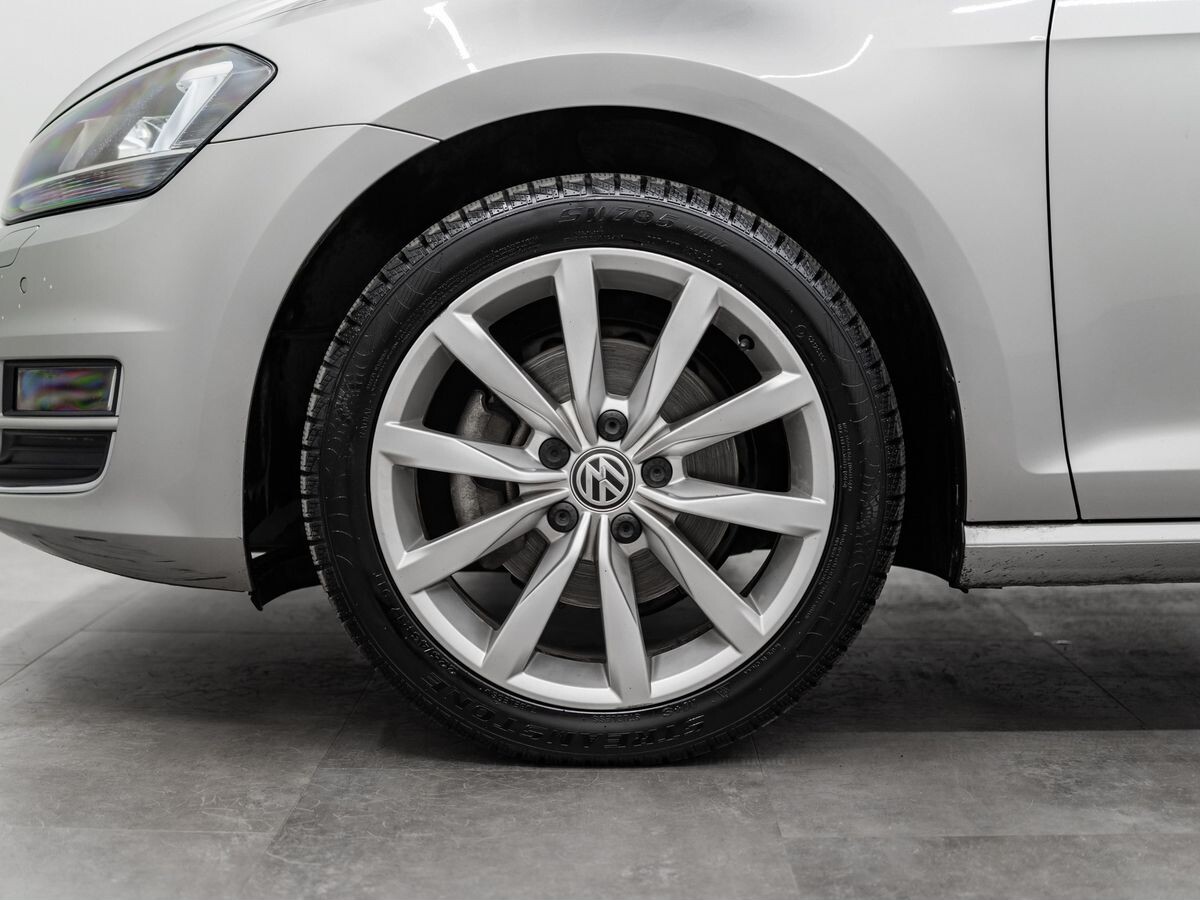 Volkswagen Golf 2013 - фото автомобиля