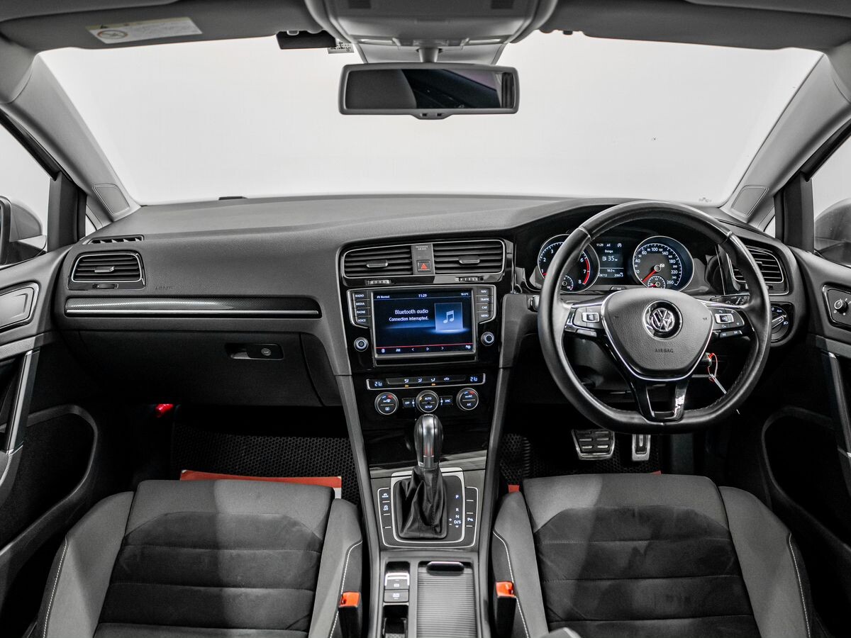 Volkswagen Golf 2013 - фото автомобиля