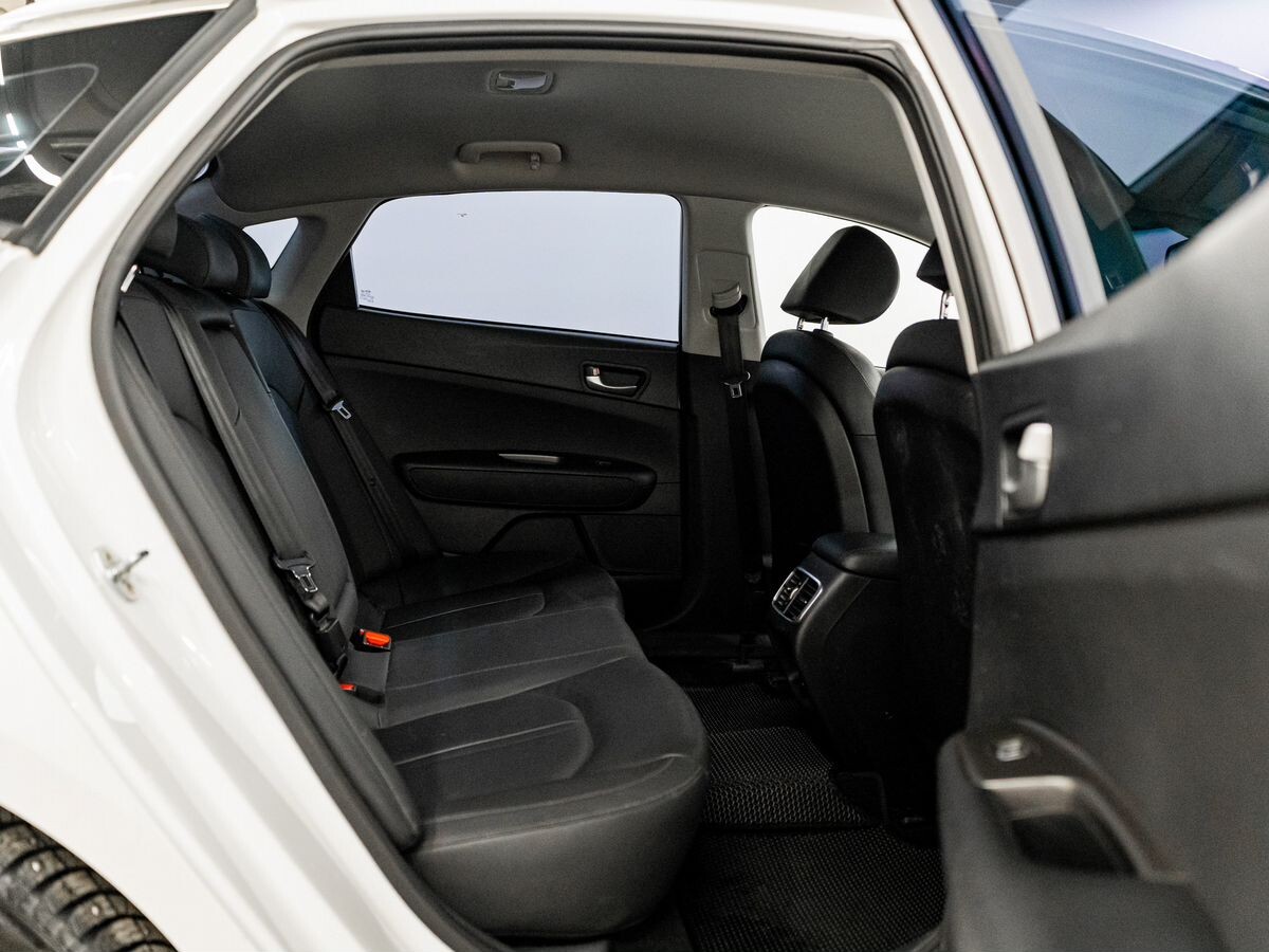 Kia K5 2019 - фото автомобиля