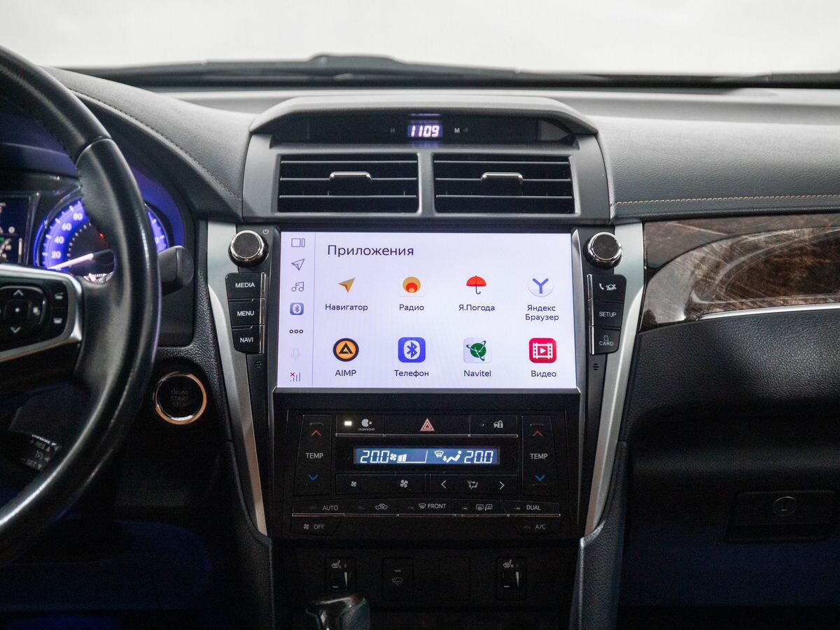 Toyota Camry 2018 - фото автомобиля