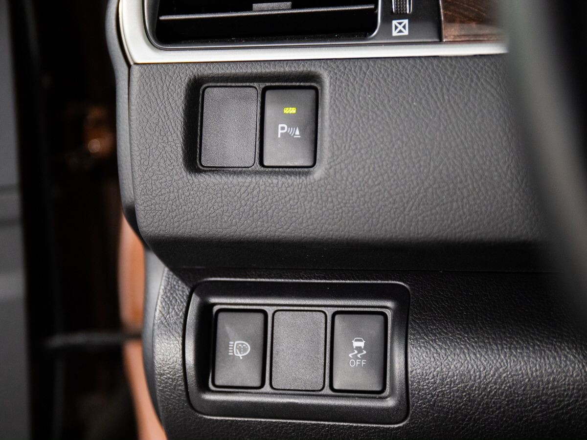 Toyota Camry 2018 - фото автомобиля