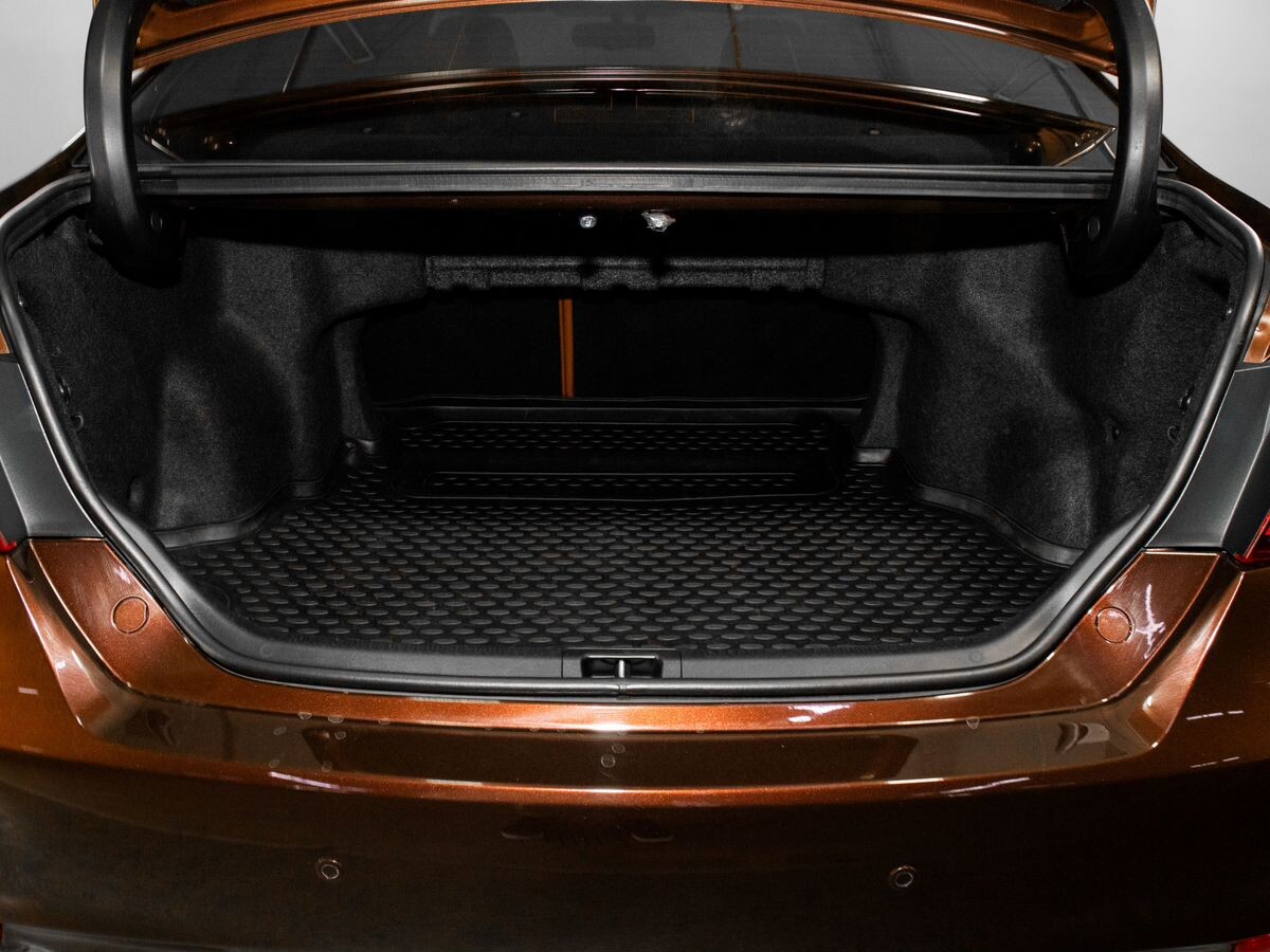 Toyota Camry 2018 - фото автомобиля