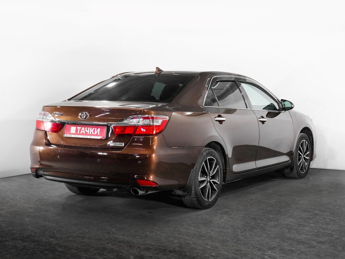 Toyota Camry 2018 - фото автомобиля