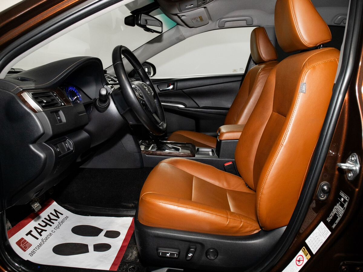 Toyota Camry 2018 - фото автомобиля