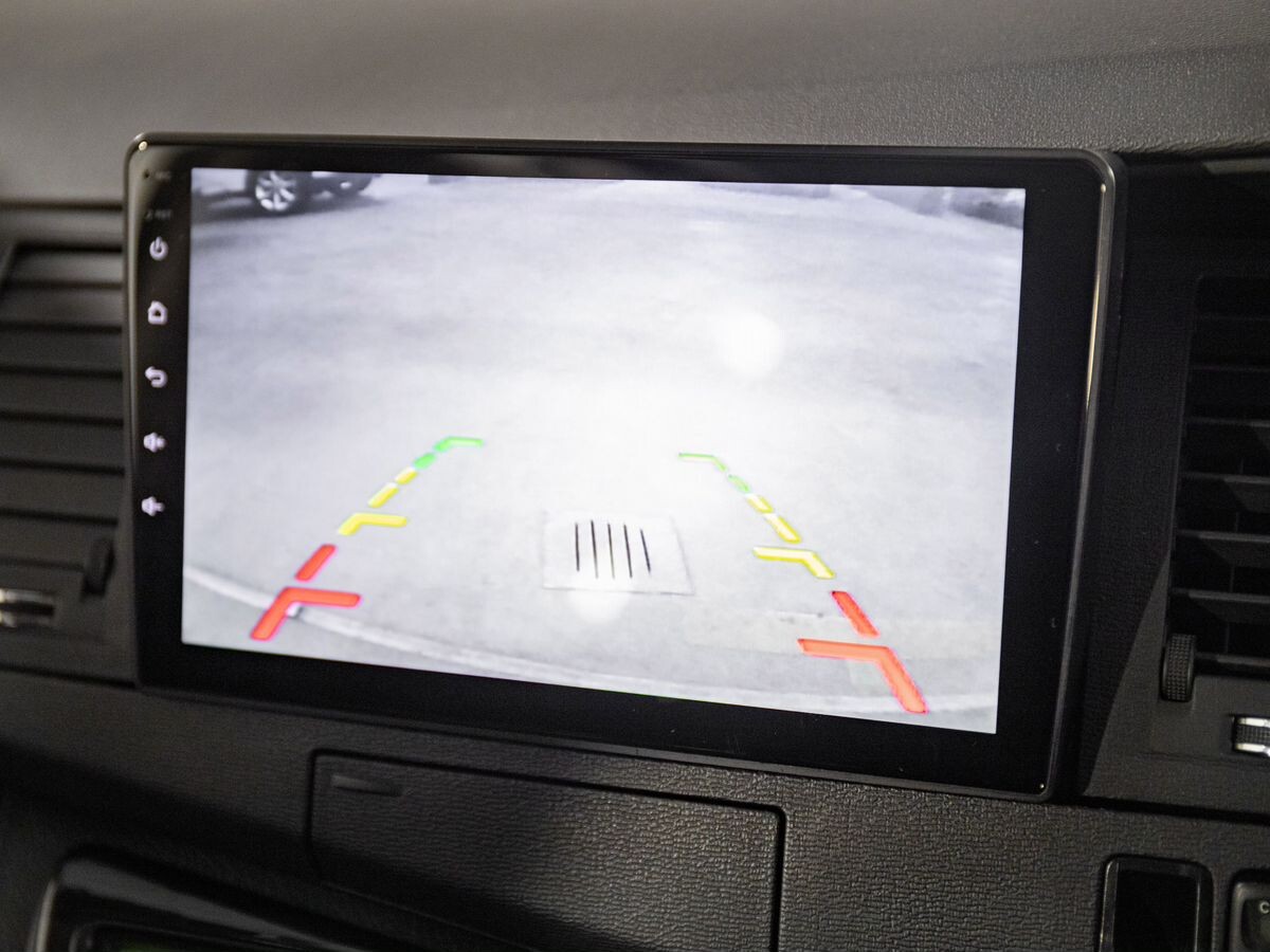 Toyota Isis 2011 - фото автомобиля