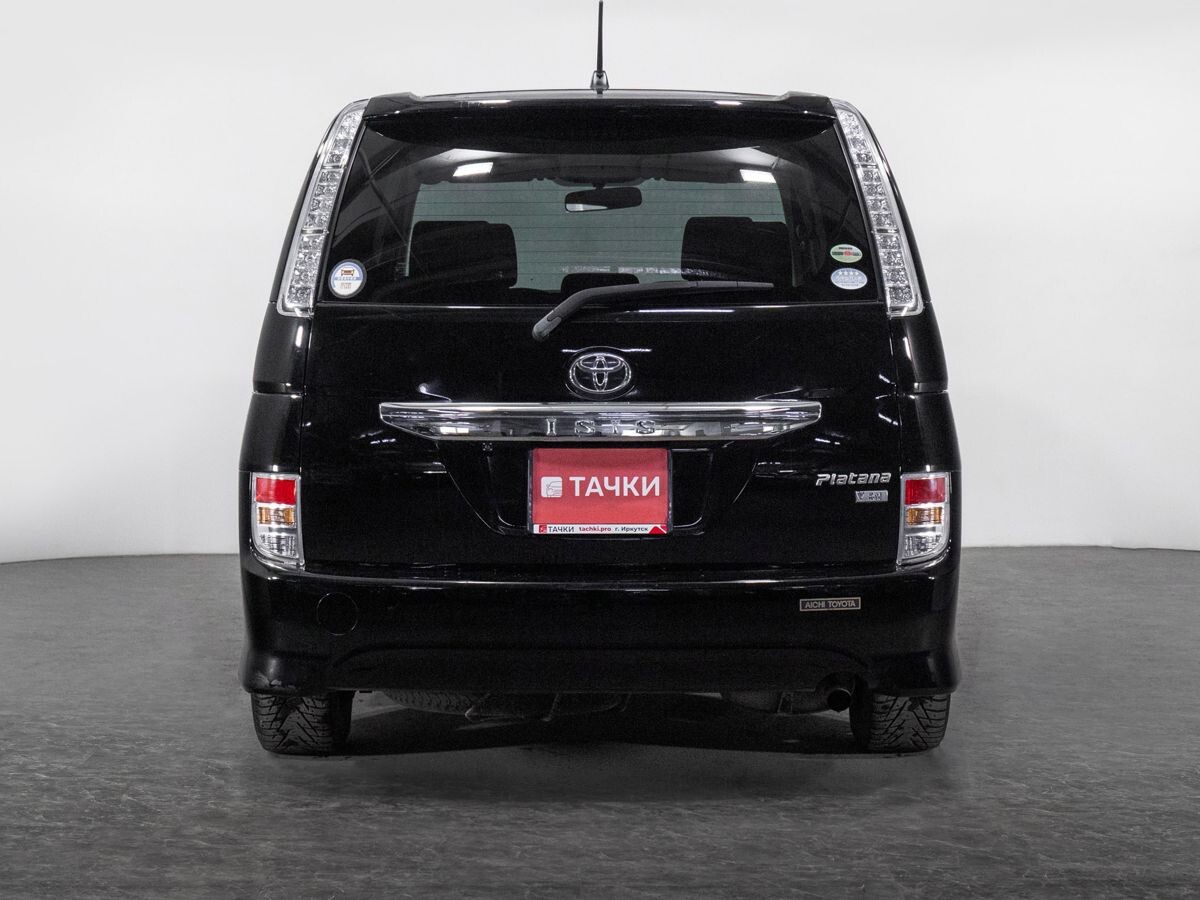 Toyota Isis 2011 - фото автомобиля