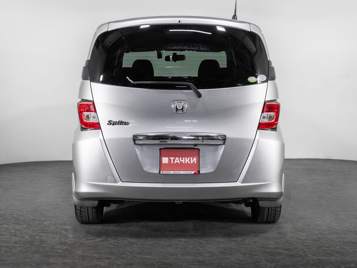 Honda Freed 2010 - фото автомобиля