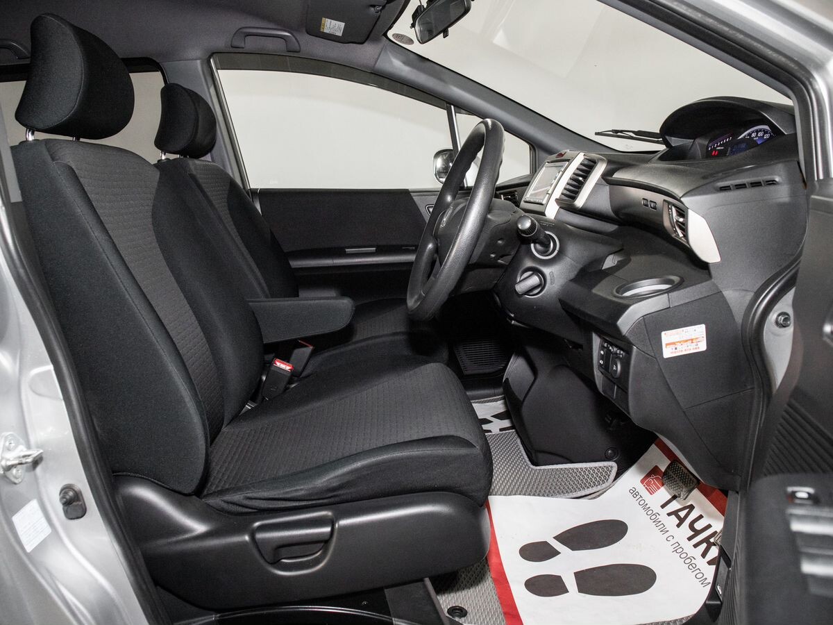 Honda Freed 2010 - фото автомобиля