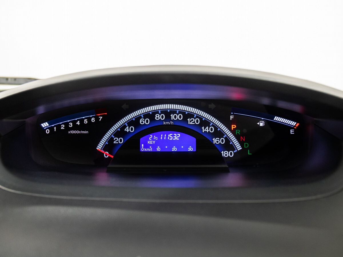 Honda Freed 2010 - фото автомобиля