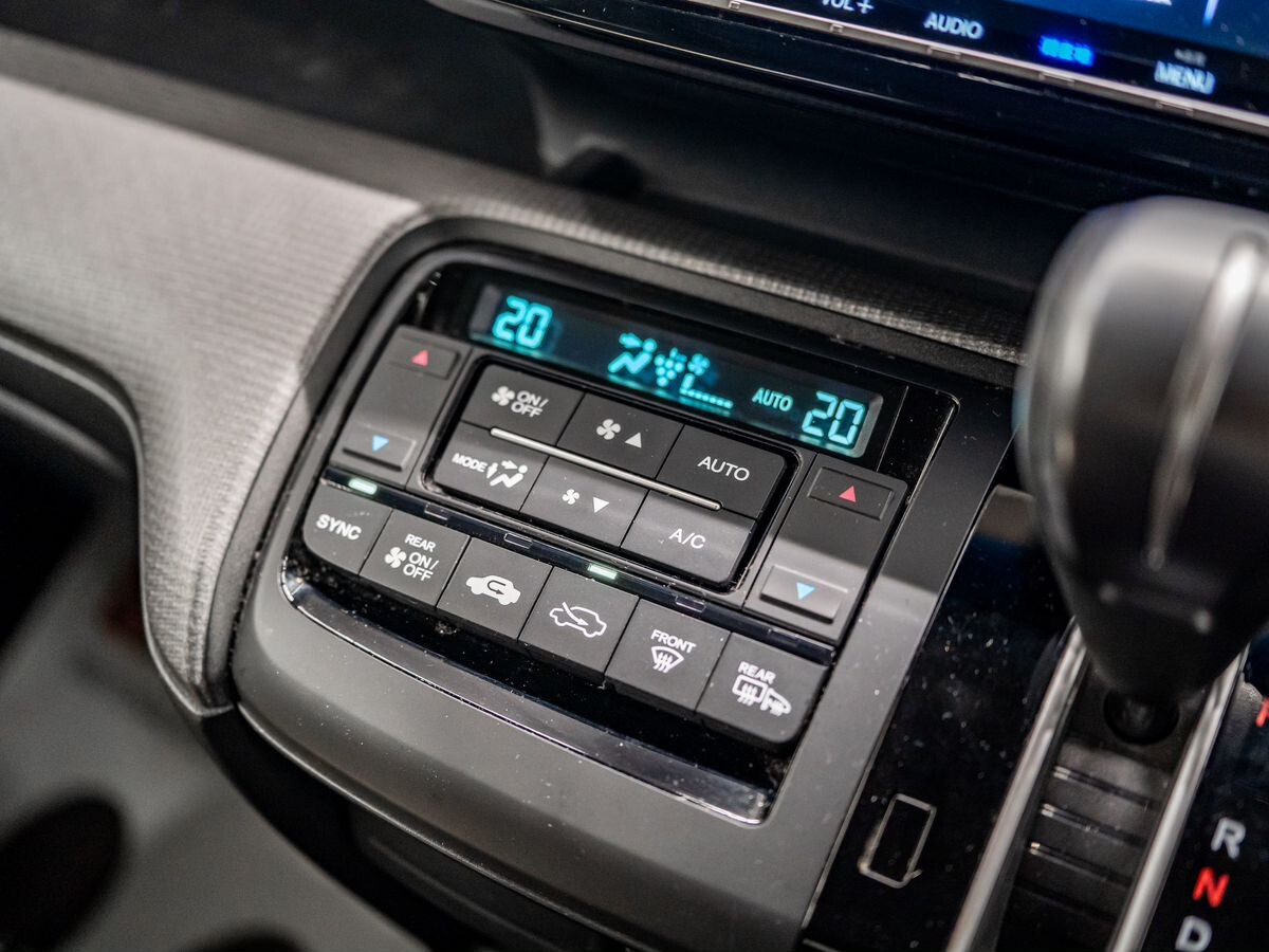 Honda Stepwgn 2017 - фото автомобиля