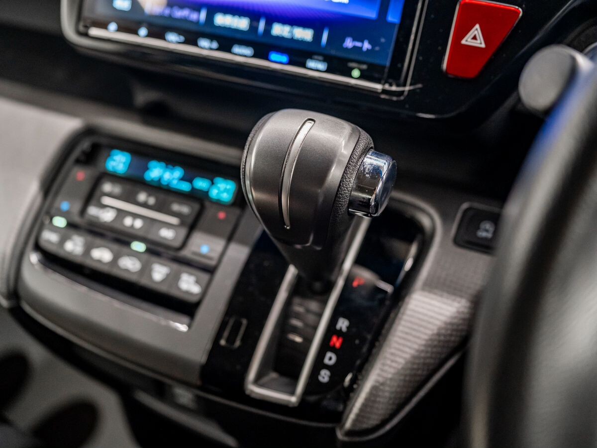 Honda Stepwgn 2017 - фото автомобиля