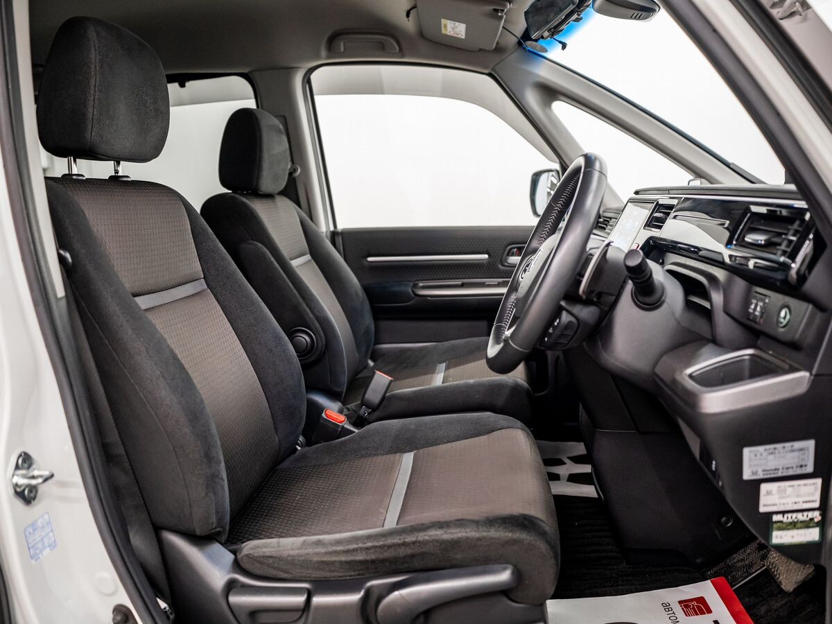 Honda Stepwgn 2017 - фото автомобиля