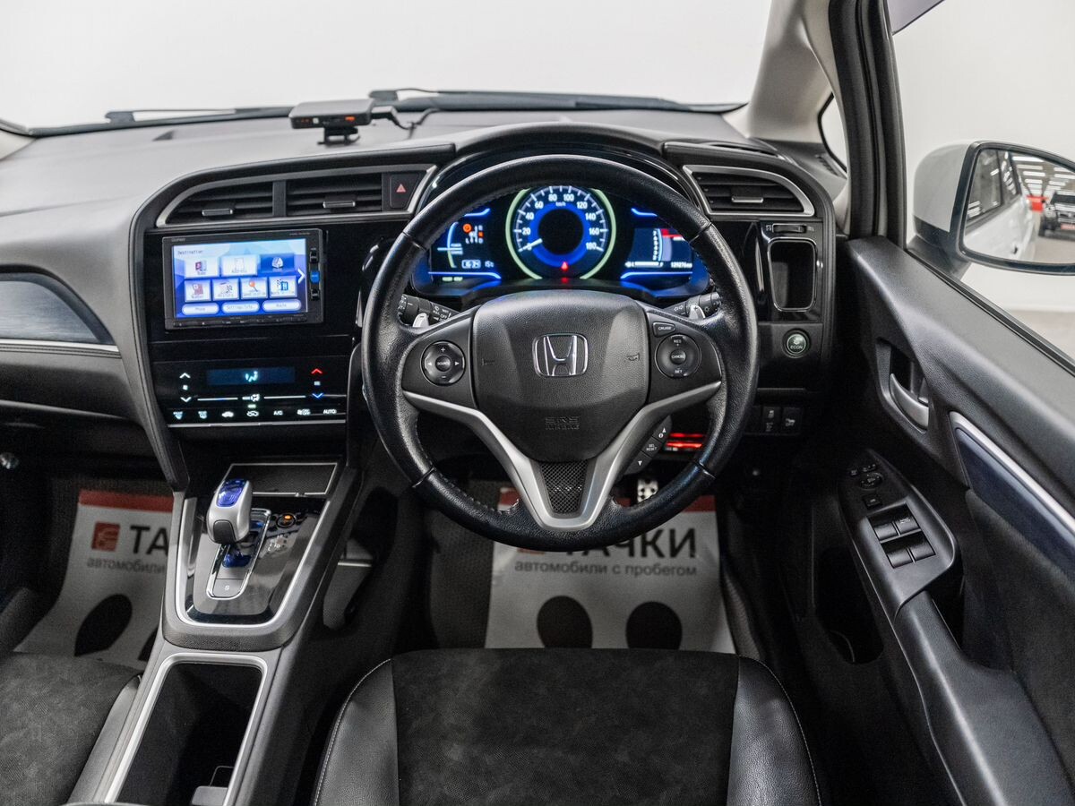 Honda Shuttle 2016 - фото автомобиля
