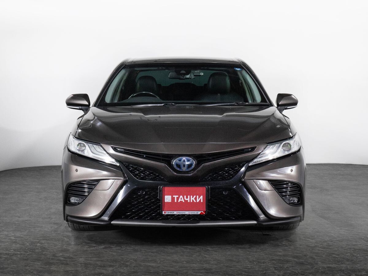 Toyota Camry 2018 - фото автомобиля
