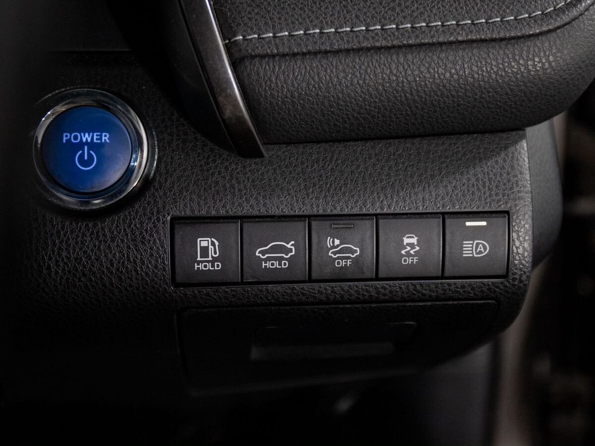 Toyota Camry 2018 - фото автомобиля