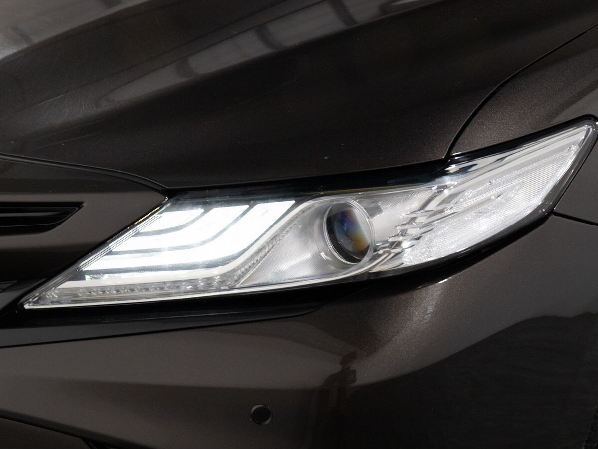 Toyota Camry 2018 - фото автомобиля