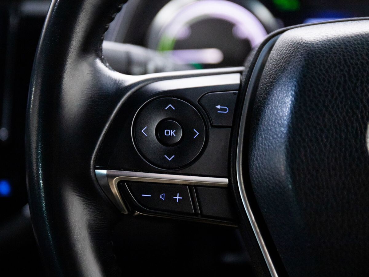 Toyota Camry 2018 - фото автомобиля