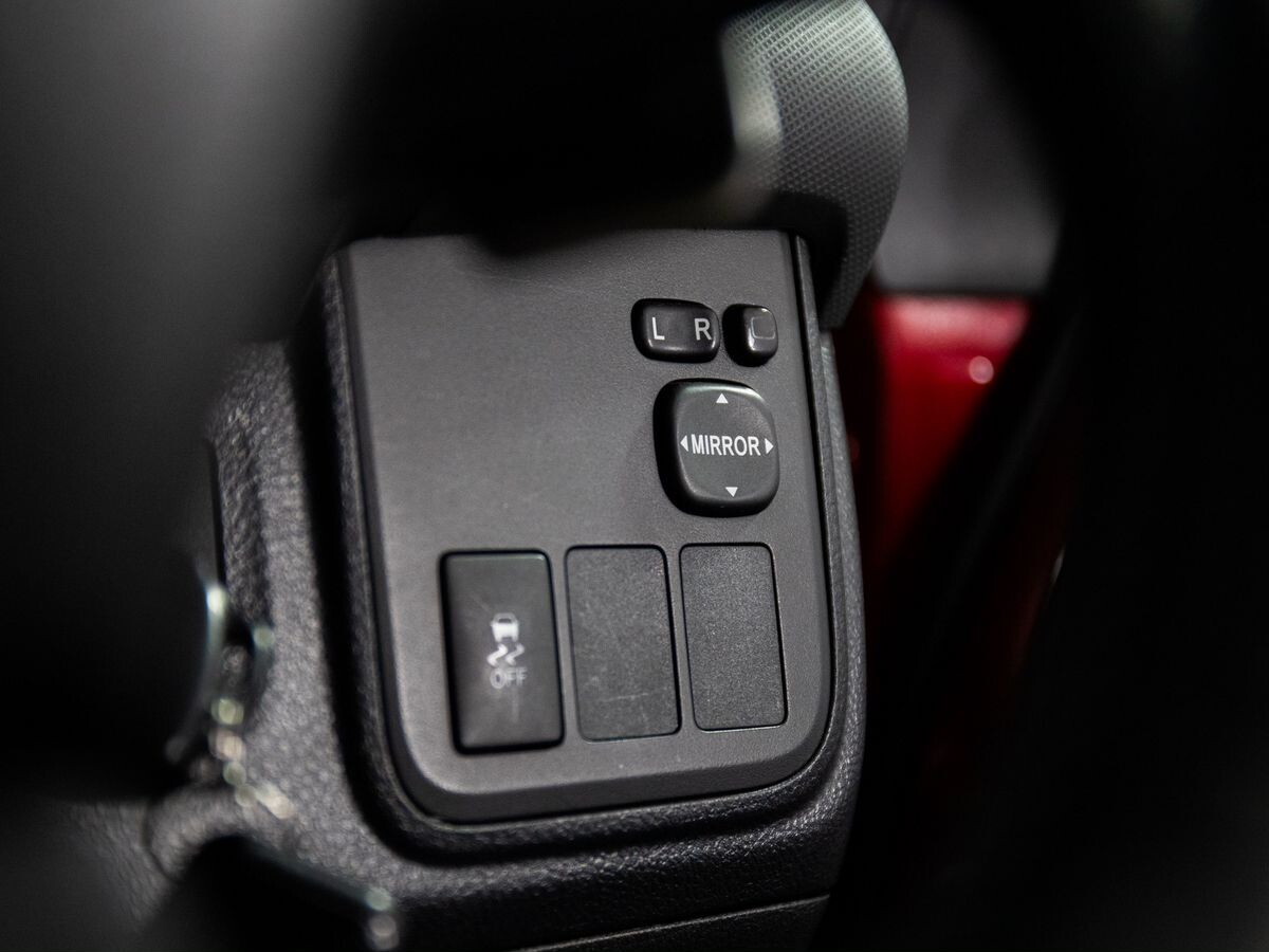 Toyota Wish 2010 - фото автомобиля