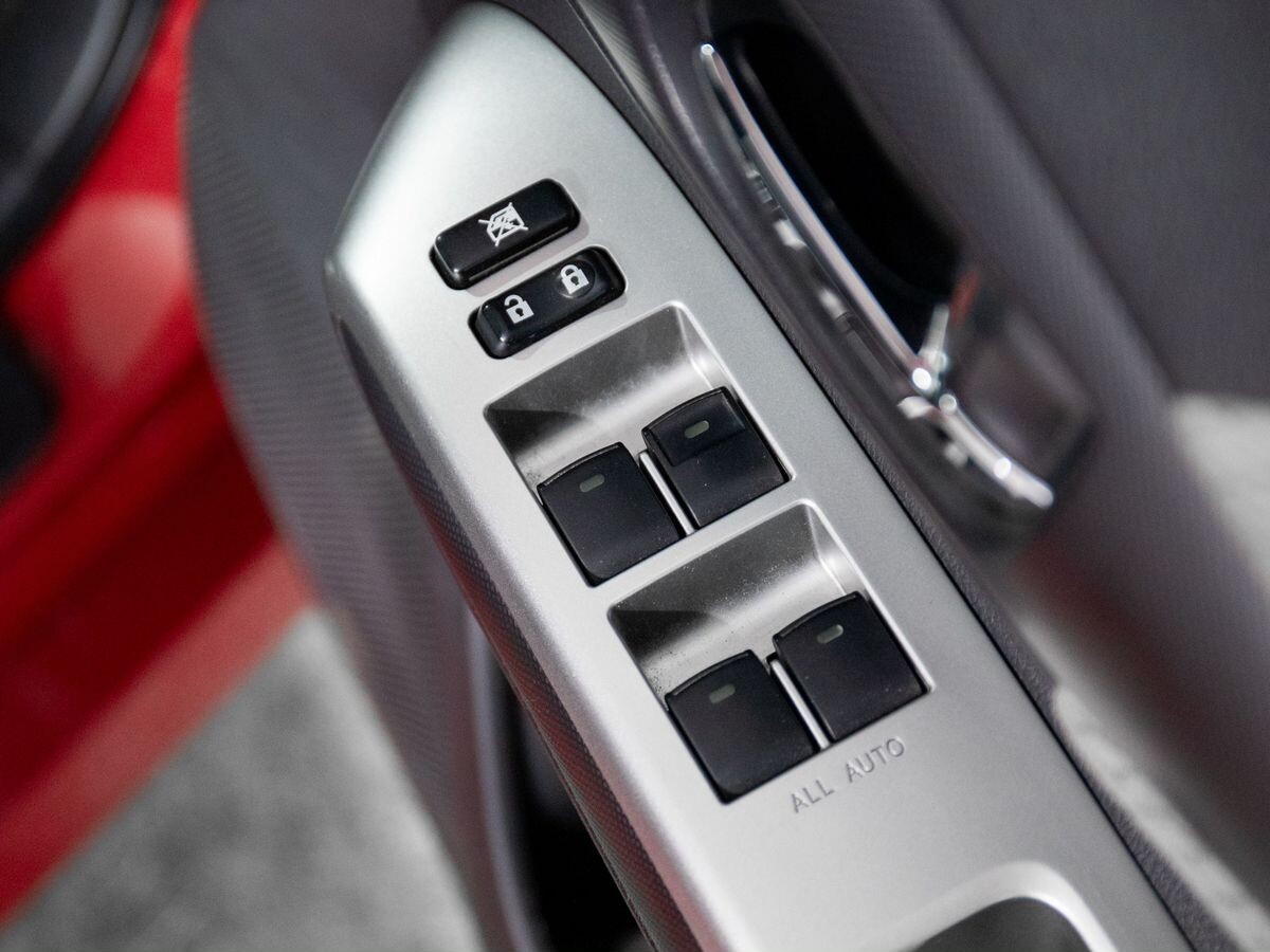 Toyota Wish 2010 - фото автомобиля